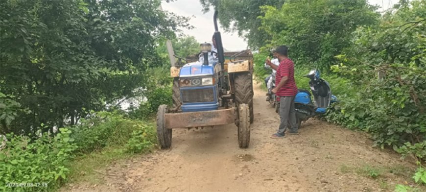 అక్రమ ఇసుక ట్రాక్టర్లు సీజ్​